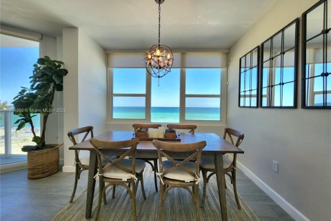 Condominio en alquiler en Hollywood, Florida, 2 dormitorios, 124.49 m2 № 1981091 - foto 6