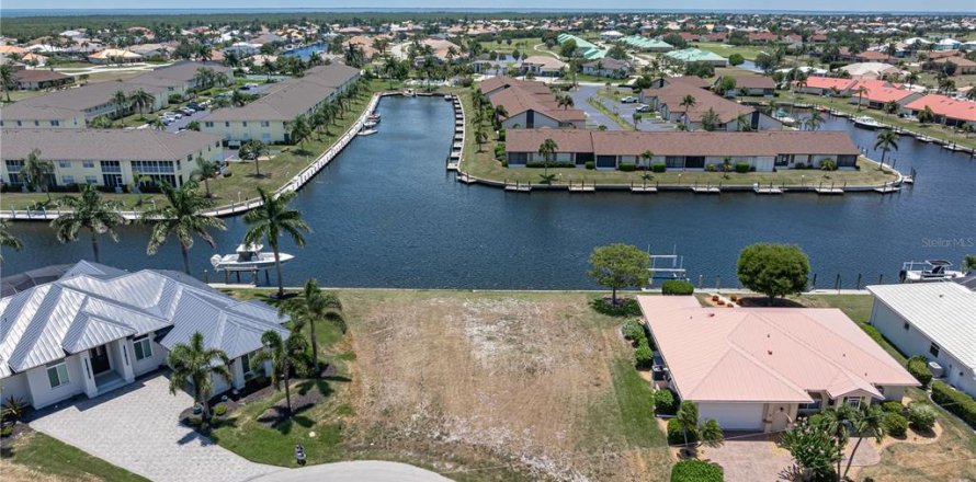 Land in Punta Gorda, Florida № 2137850
