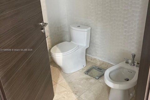 Copropriété à louer à Aventura, Floride: 2 chambres, 276.85 m2 № 1960943 - photo 30