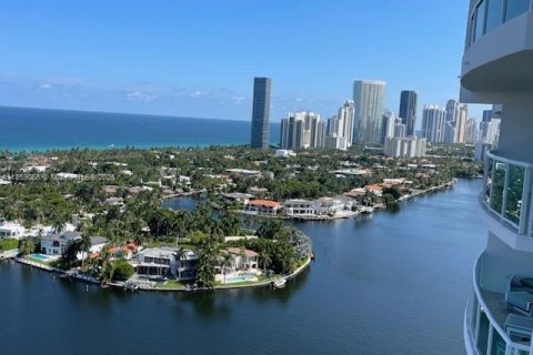 Copropriété à louer à Aventura, Floride: 2 chambres, 276.85 m2 № 1960943 - photo 3