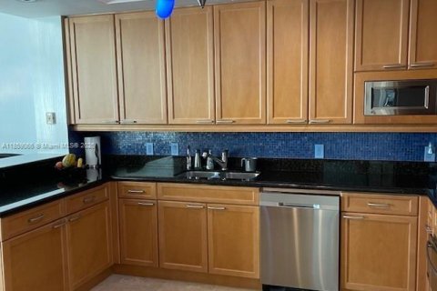 Copropriété à louer à Aventura, Floride: 2 chambres, 276.85 m2 № 1960943 - photo 19