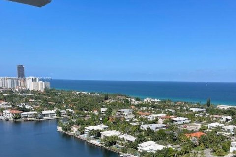 Copropriété à louer à Aventura, Floride: 2 chambres, 276.85 m2 № 1960943 - photo 2