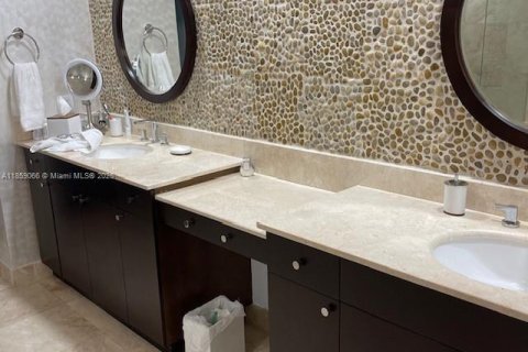 Copropriété à louer à Aventura, Floride: 2 chambres, 276.85 m2 № 1960943 - photo 29