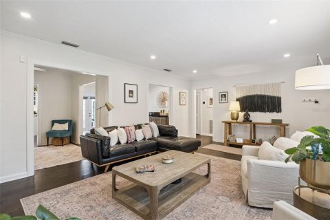 Casa en venta en Orlando, Florida, 3 dormitorios, 170.66 m2 № 2385749 - foto 8