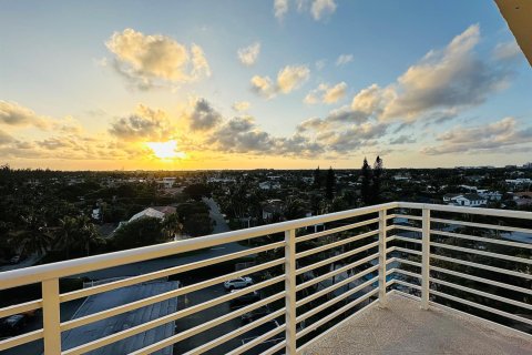 Condominio en venta en Boca Raton, Florida, 1 dormitorio, 91.51 m2 № 2077730 - foto 5