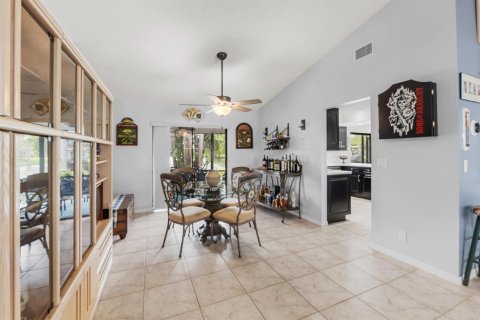 Villa ou maison à vendre à Royal Palm Beach, Floride: 3 chambres, 162.76 m2 № 2078285 - photo 18
