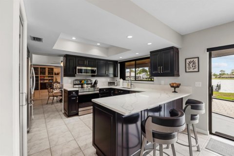 Villa ou maison à vendre à Royal Palm Beach, Floride: 3 chambres, 162.76 m2 № 2078285 - photo 8