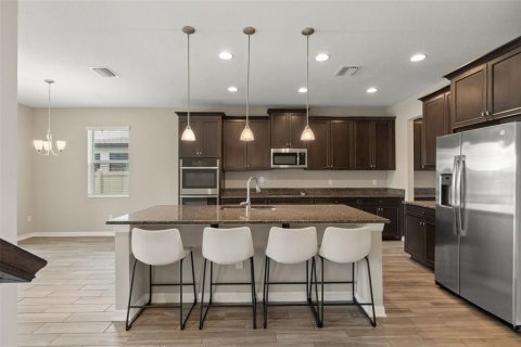 Casa en alquiler en Wesley Chapel, Florida, 5 dormitorios, 349.41 m2 № 2148280 - foto 11