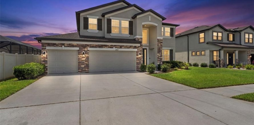 Casa en Wesley Chapel, Florida 5 dormitorios, 349.41 m2 № 2148280