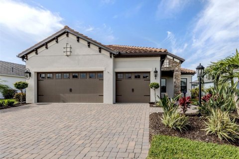 House in Englewood, Florida 3 bedrooms, 226.31 sq.m. № 1654385 - photo 1