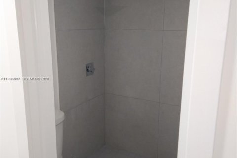 Copropriété à louer à Miami, Floride: 2 chambres № 2056836 - photo 2