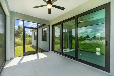 House in Lehigh Acres, Florida 3 bedrooms, 186.92 sq.m. № 1917247 - photo 30