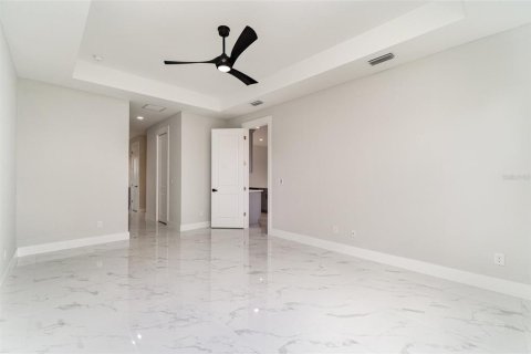House in Lehigh Acres, Florida 3 bedrooms, 186.92 sq.m. № 1917247 - photo 19