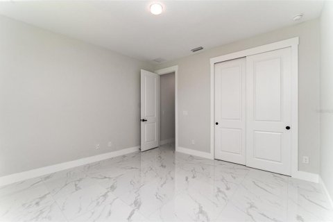House in Lehigh Acres, Florida 3 bedrooms, 186.92 sq.m. № 1917247 - photo 25