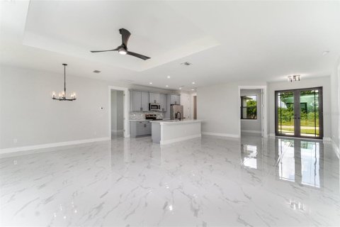 House in Lehigh Acres, Florida 3 bedrooms, 186.92 sq.m. № 1917247 - photo 3