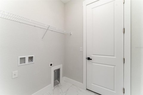 House in Lehigh Acres, Florida 3 bedrooms, 186.92 sq.m. № 1917247 - photo 22