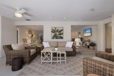 Villa ou maison à louer à Sarasota, Floride: 3 chambres, 224.27 m2 № 1918605 - photo 10