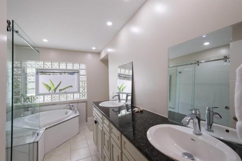 Villa ou maison à louer à Sarasota, Floride: 3 chambres, 224.27 m2 № 1918605 - photo 22