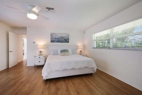 Villa ou maison à louer à Sarasota, Floride: 3 chambres, 224.27 m2 № 1918605 - photo 16