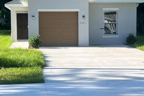 Casa en alquiler en Orlando, Florida, 3 dormitorios, 120.77 m2 № 1904877 - foto 1