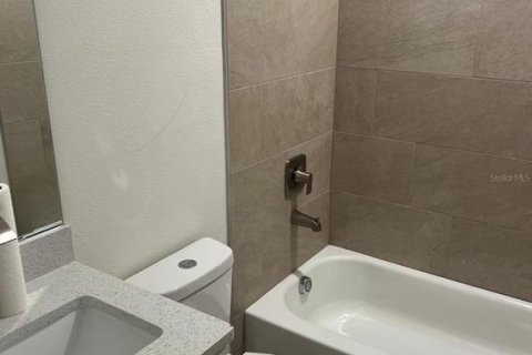 Casa en alquiler en Orlando, Florida, 3 dormitorios, 120.77 m2 № 1904877 - foto 6