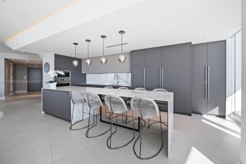 Condo in Bal Harbour, Florida, 3 bedrooms  № 1692517 - photo 5