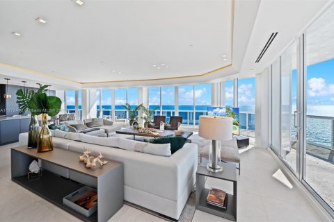 Condo in Bal Harbour, Florida, 3 bedrooms  № 1692517 - photo 18