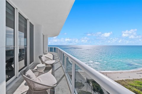 Condo in Bal Harbour, Florida, 3 bedrooms  № 1692517 - photo 28