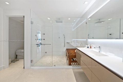 Condo in Bal Harbour, Florida, 3 bedrooms  № 1692517 - photo 9