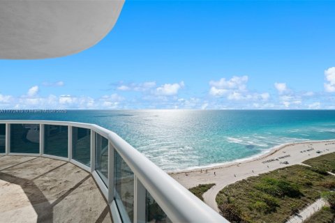Condo in Bal Harbour, Florida, 3 bedrooms  № 1692517 - photo 2
