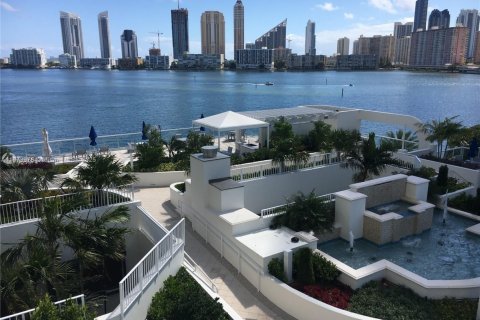 Condo in Aventura, Florida, 2 bedrooms  № 1404103 - photo 19
