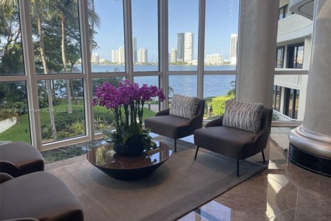 Condo in Aventura, Florida, 2 bedrooms  № 1404103 - photo 16