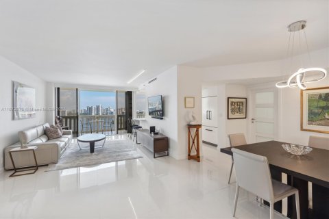 Condo in Aventura, Florida, 2 bedrooms  № 1404103 - photo 3
