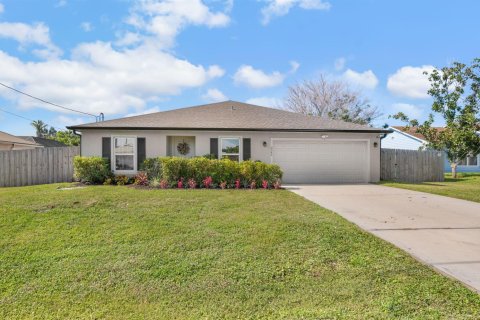 Casa en venta en Port St. Lucie, Florida, 4 dormitorios, 166.85 m2 № 2309105 - foto 3