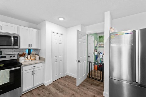 Casa en venta en Port St. Lucie, Florida, 4 dormitorios, 166.85 m2 № 2309105 - foto 8