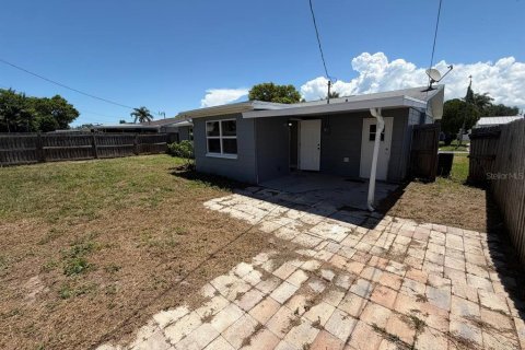 Снять в аренду виллу или дом в Нью-Порт-Ричи, Флорида 3 комнаты, 86.96м2, № 2109628 - фото 30