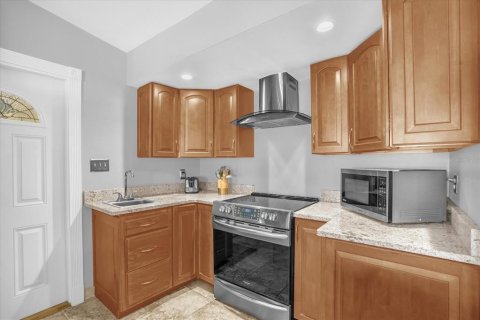 Casa en venta en Orlando, Florida, 3 dormitorios, 154.5 m2 № 1911997 - foto 9