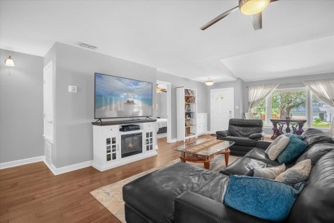 Casa en venta en Orlando, Florida, 3 dormitorios, 154.5 m2 № 1911997 - foto 4