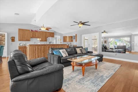 Casa en venta en Orlando, Florida, 3 dormitorios, 154.5 m2 № 1911997 - foto 3