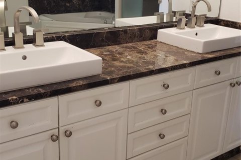 Condo in Orlando, Florida, 3 bedrooms  № 1885189 - photo 15