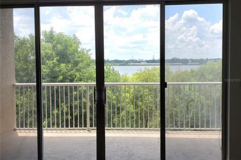 Condo in Orlando, Florida, 3 bedrooms  № 1885189 - photo 4