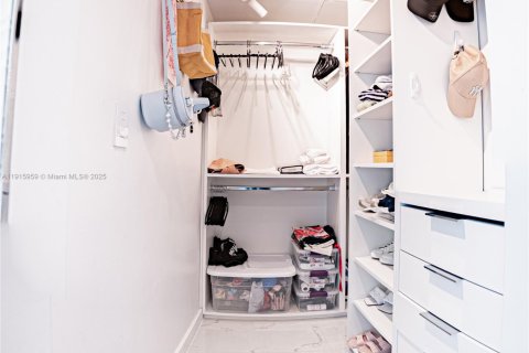 Снять в аренду квартиру в Майами, Флорида 2 спальни, 102.19м2, № 1970602 - фото 20