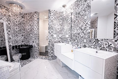 Снять в аренду квартиру в Майами, Флорида 2 спальни, 102.19м2, № 1970602 - фото 8