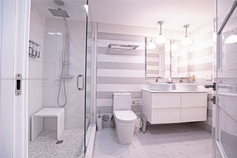 Снять в аренду квартиру в Майами, Флорида 2 спальни, 102.19м2, № 1970602 - фото 19