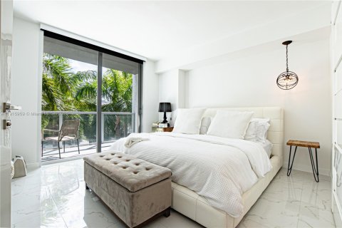 Снять в аренду квартиру в Майами, Флорида 2 спальни, 102.19м2, № 1970602 - фото 24