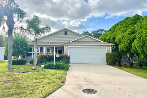 Villa ou maison à Lady Lake, Floride 3 chambres, 140.84 m2 № 2436950