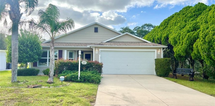 Villa ou maison à Lady Lake, Floride 3 chambres, 140.84 m2 № 2436950