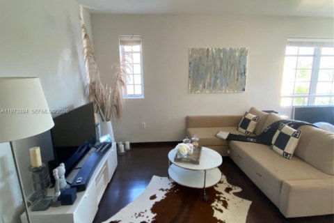Copropriété à vendre à Miami Beach, Floride: 1 chambre, 55.37 m2 № 2033887 - photo 2