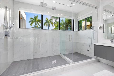 Casa en venta en Miami Beach, Florida, 4 dormitorios, 336.58 m2 № 2058585 - foto 30