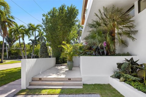 Casa en venta en Miami Beach, Florida, 4 dormitorios, 336.58 m2 № 2058585 - foto 4